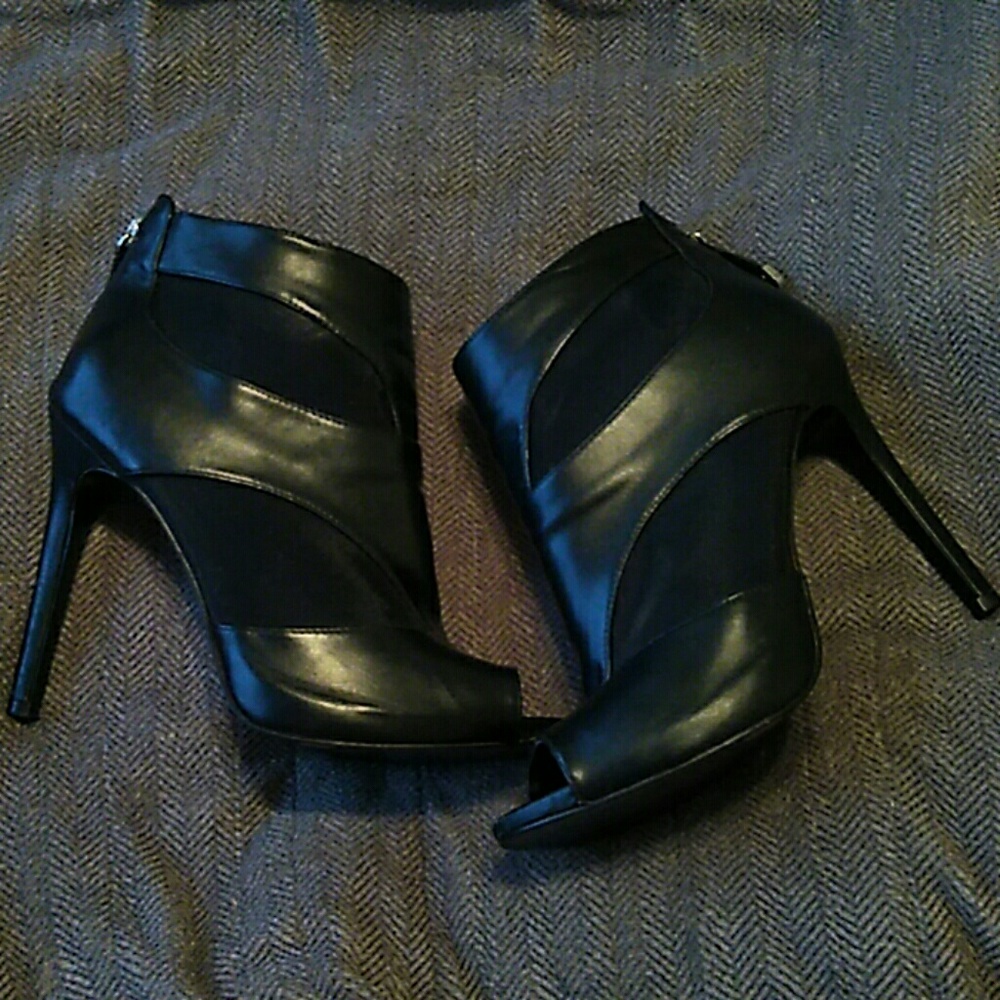 Guess bootie heels